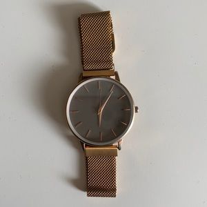 Magnetic strap watch